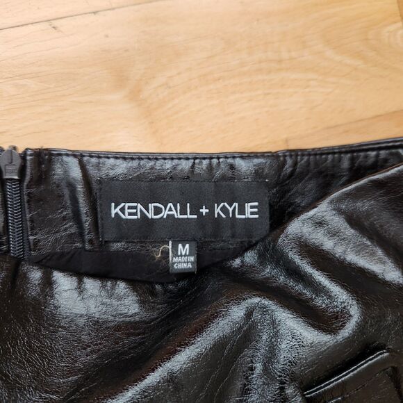 Kendall + Kylie Faux Leather Mini Skirt, Black, Size Medium - Picture 3 of 7